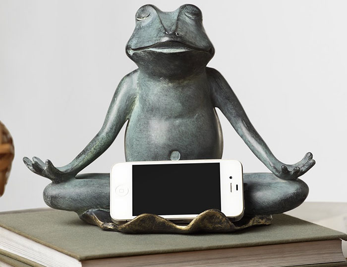 Yoga Frog Statue Cellphone Holder