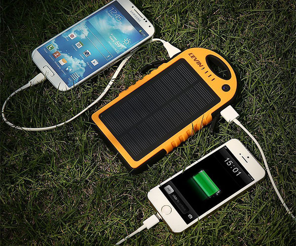Levin Giant+ Solar Rechargeable Portable Battery Power Pack