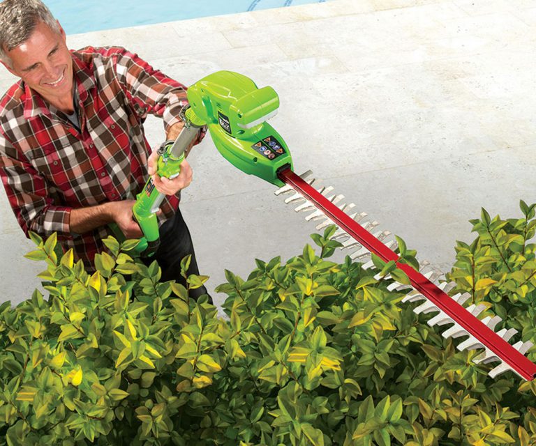 Cordless Telescoping Hedge Trimmer
